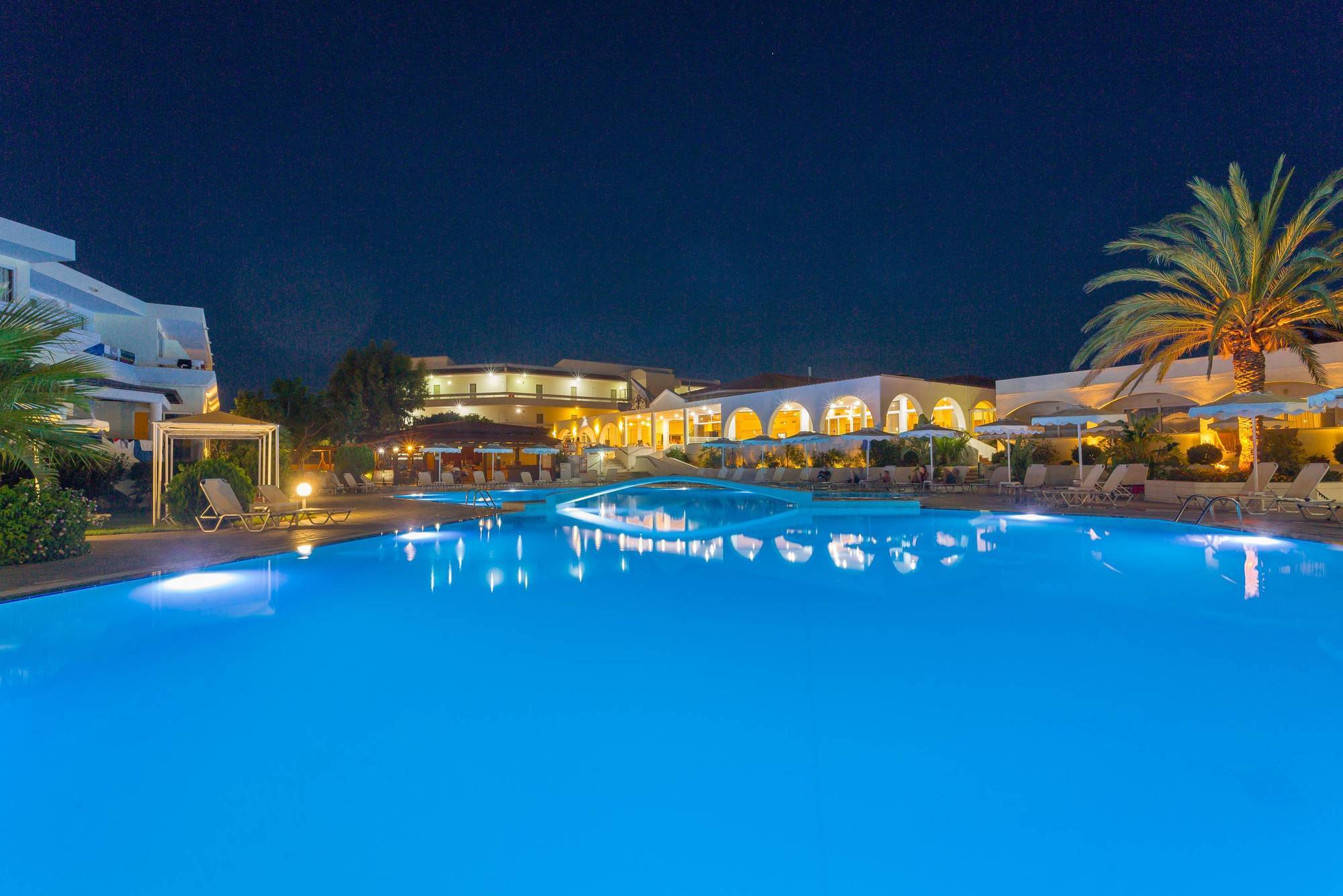 Hotel Niriides 4*