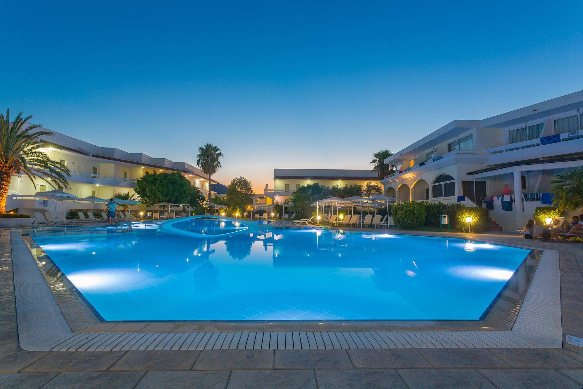Niriides Hotel 4*